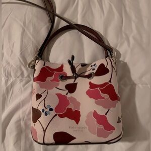 Kate Spade Eva Small Bucket Bag Crossbody in Nouveau Bloom - Excellent condition